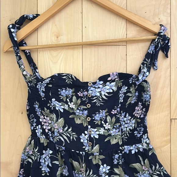 American Eagle Floral Navy Dress with Tie Straps and Button Front Size M - Picture 3 of 8
